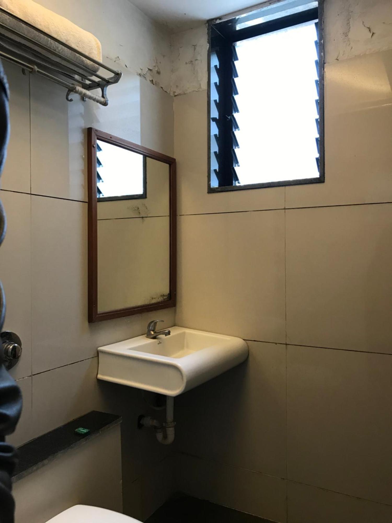 Liva Rooms Nashik Eksteriør billede