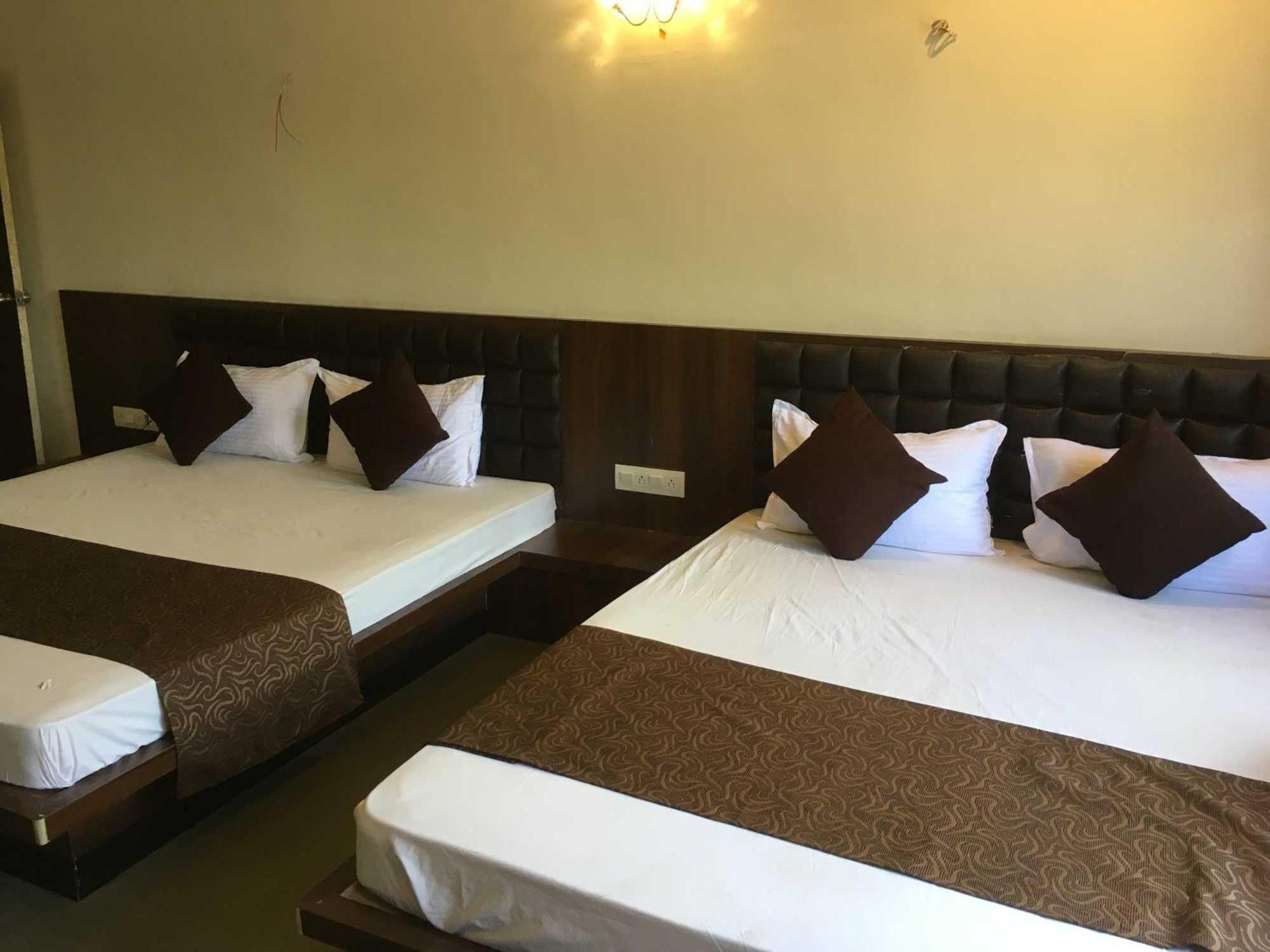 Liva Rooms Nashik Eksteriør billede