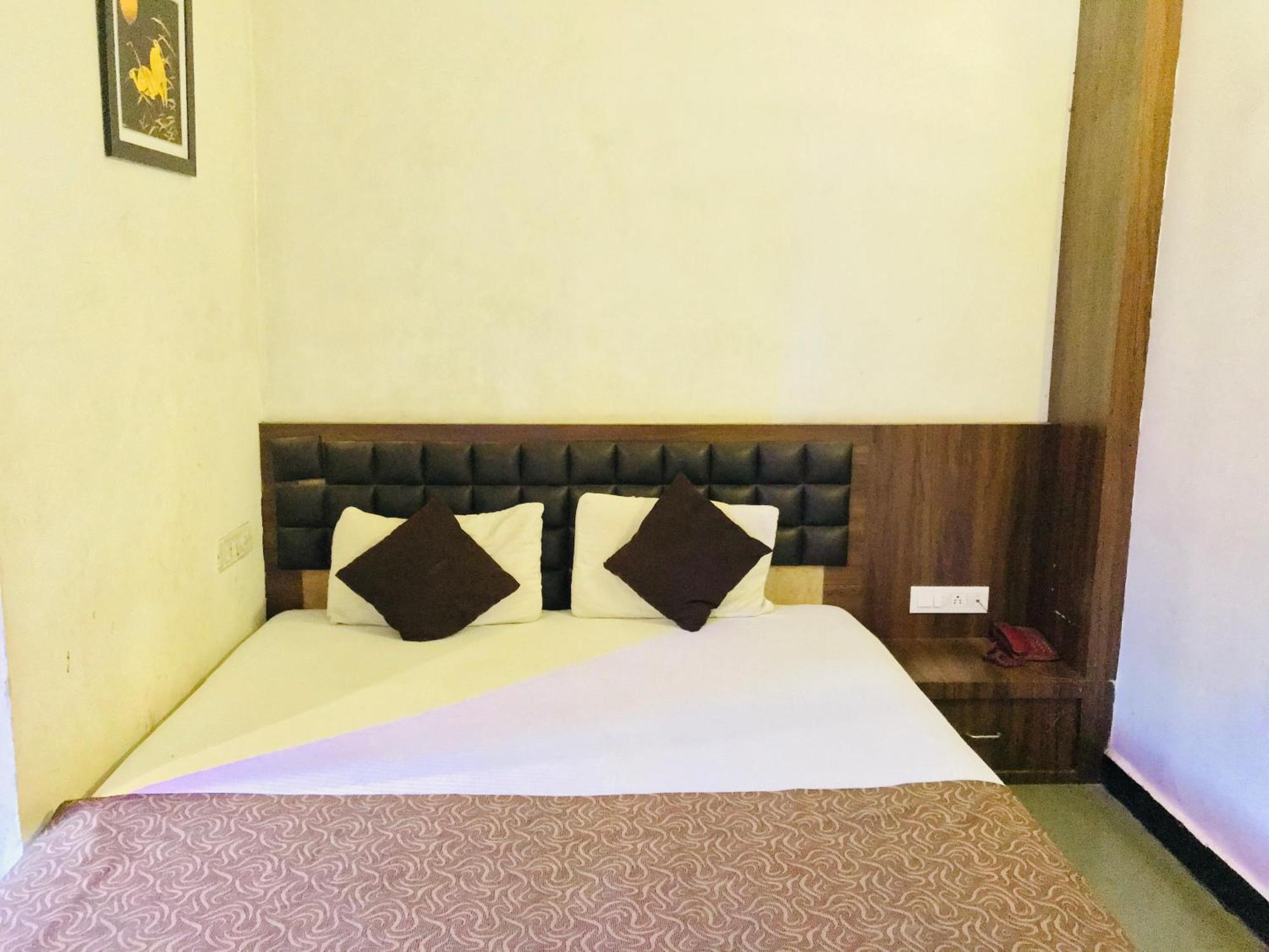 Liva Rooms Nashik Eksteriør billede
